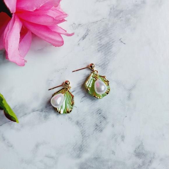 OpalGlaze Quartz Clay Faux Pearl Seashell Earrings - Picture 3 of 8